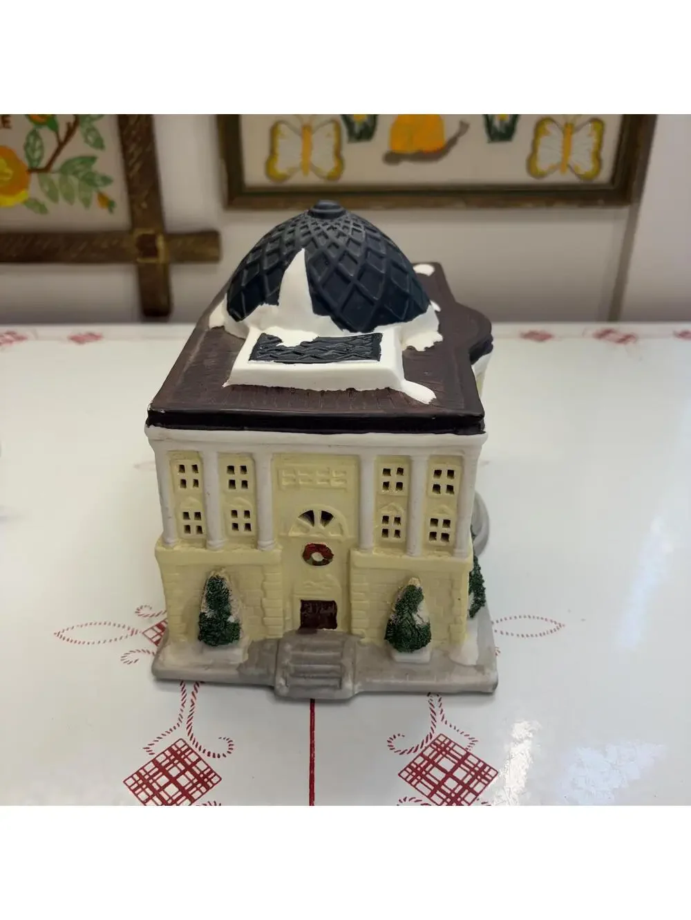 Christmas Village city hall 1993 vintage ceramic